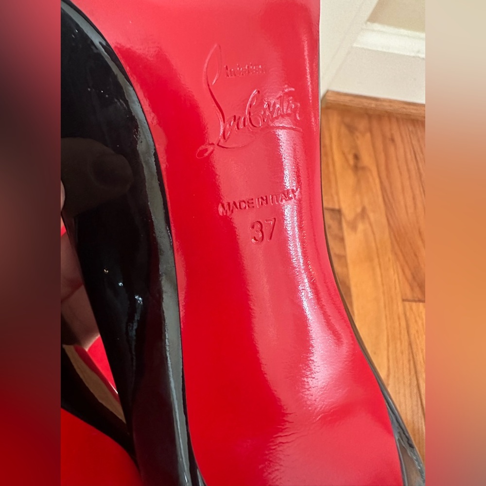 Christian Louboutin Pigalle Plato 100 Patent Leather Pumps - Picture 5 of 10